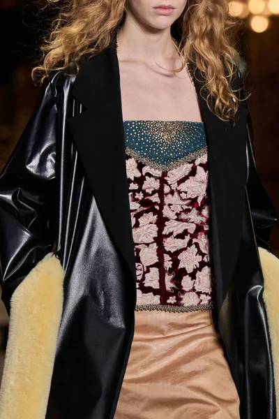 Look 55